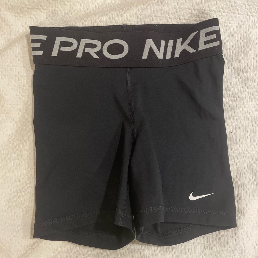 Nike Pros
XS
6 inch
Black with Black Waistband